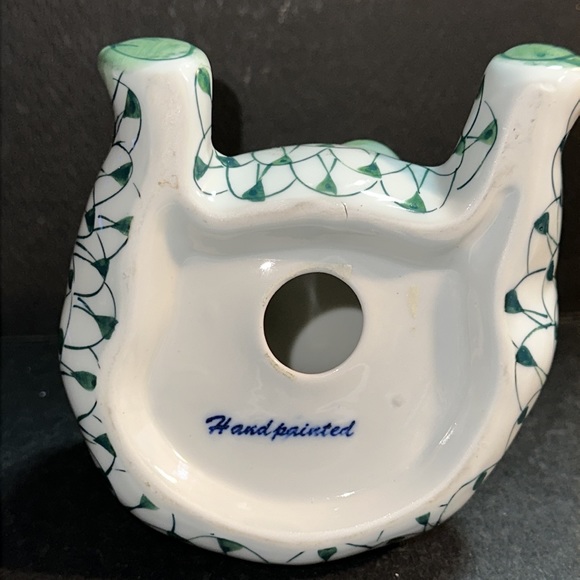 Andrea by Sadek Fishnet Hand Painted Porcelain Green and White Bear Figurines - Picture 6 of 6